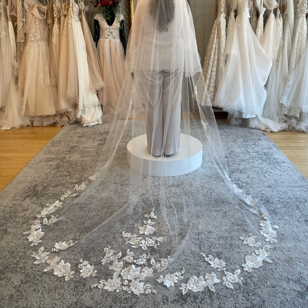 COPY - Cathedral Veil Lace Beaded Bel-Aire NWT